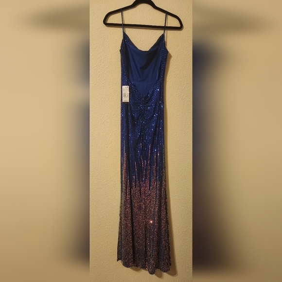 City Vibe Sequined Dress - Picture 12 of 14